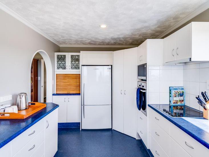 Tango10 - Views In Hawke's Bay Holiday home *