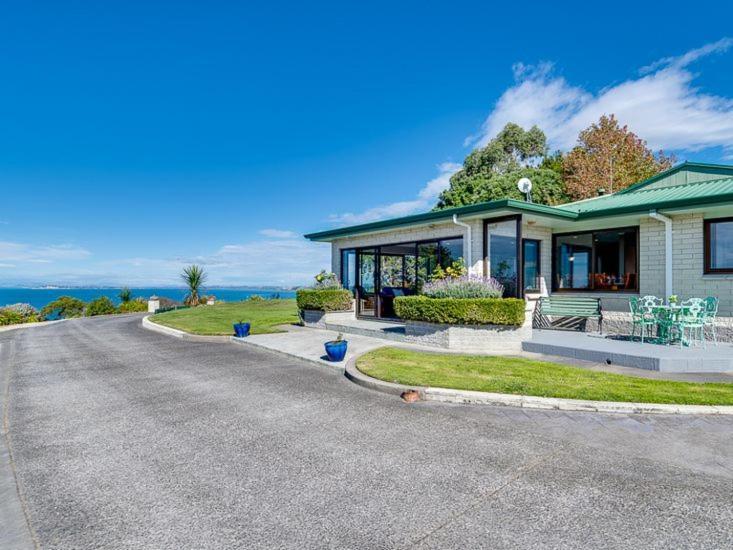 Holiday home Tango10 - Views In Hawke's Bay